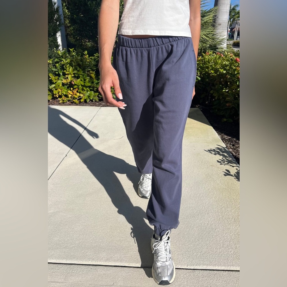 Brandy Melville Rosa Sweatpants